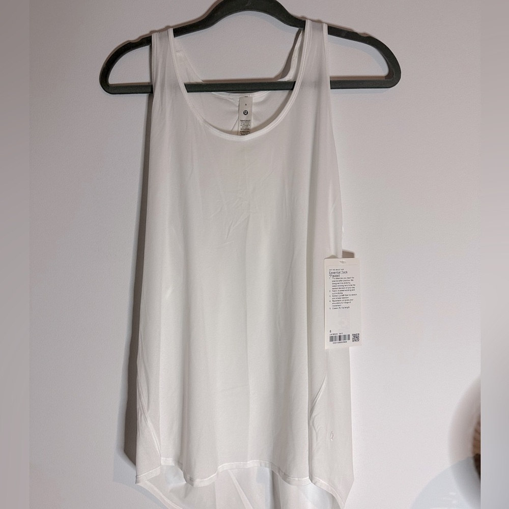 Lululemon essential pleated tank
White NWT
